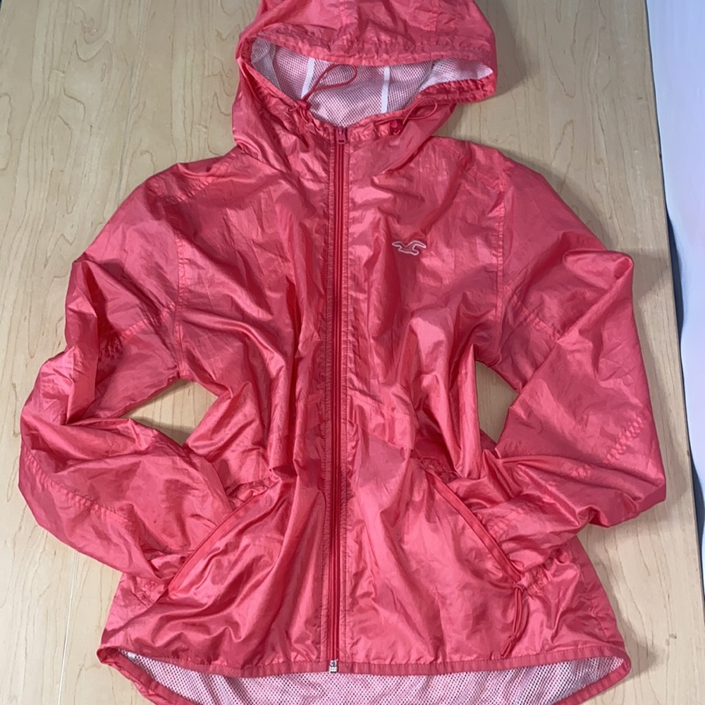 Hollister Coral Windbreaker Size M